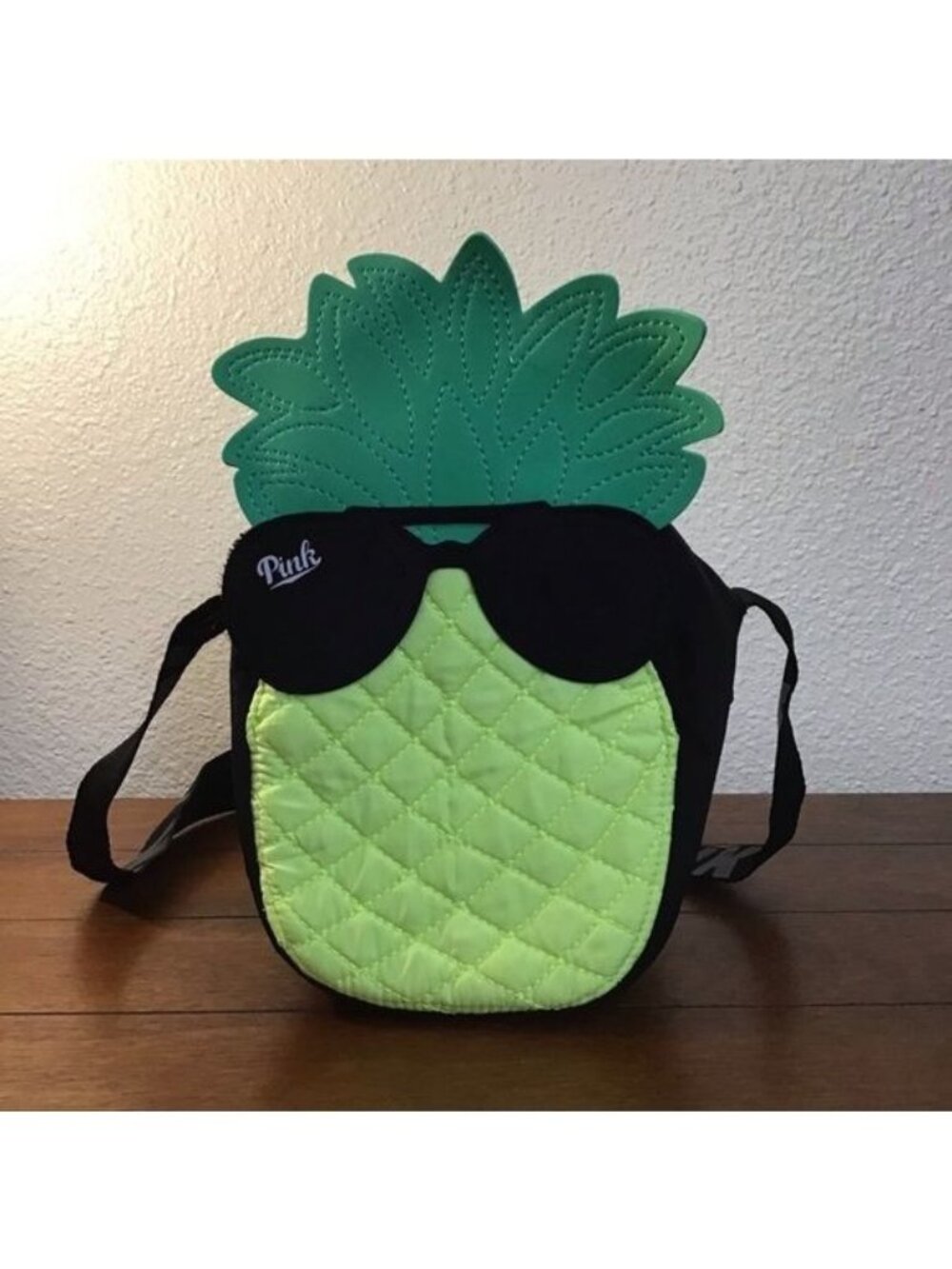 Victoria’s Secret Pink 2017 Pineapple Insulated Lunch Bag🍍